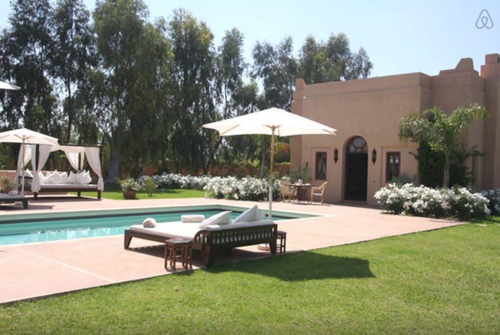  Villas-for-sale-Marrakech-villa-for-sale-Marrakech-Marrakech-Realty-Marrakech-real-estate-Immobilier-Marrakech-villa-a-vendre-Marrakech-23.jpg