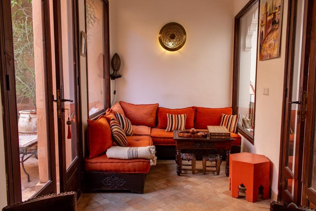 20E3006E-0A3F-4413-B719-CDDA4DF2B61E