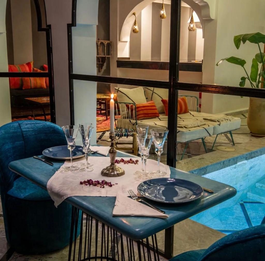 56AB0BD4-9484-4EB4-8706-7E6DD70027EA