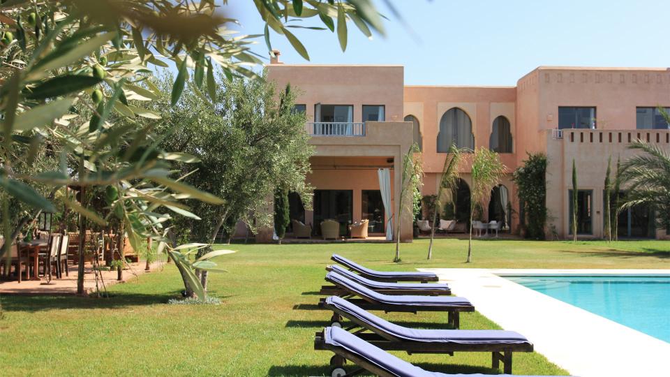 Luxury Marrakech villa for sale in the Palmeraie 600m2 designer villa