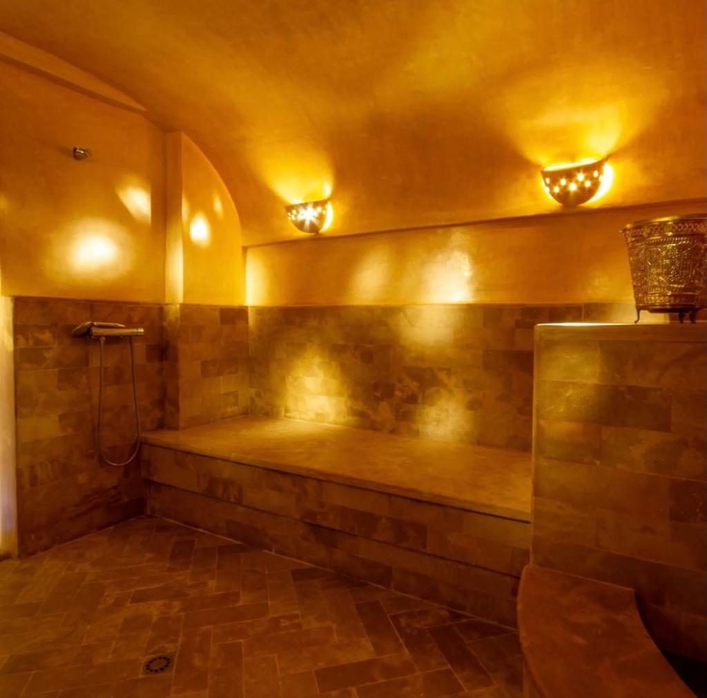 9FFEA51F-E260-4314-B76C-21F5F12B31E3