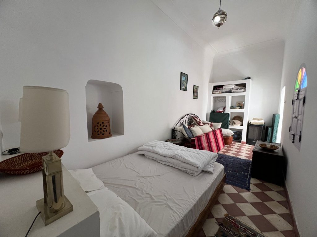 D9FE32C9-E930-4C3A-8850-4F0FC49DE433